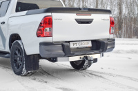 Фаркоп с хромированной накладкой THI-15-991124.00 PT Group для Toyota HILUX с 2015 - съемный квадрат от магазина ФаркопРос