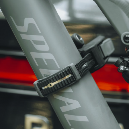 Thule Epos крепление на платформе для 3 велосипедов на фаркоп складное от магазина ФаркопРос