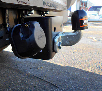 Фаркоп T.047 на Toyota Hilux 2005-2015, шар A, Imiola от магазина ФаркопРос