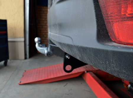 Фаркоп T.057 на Toyota Highlander 2014-, шар F, Imiola от магазина ФаркопРос