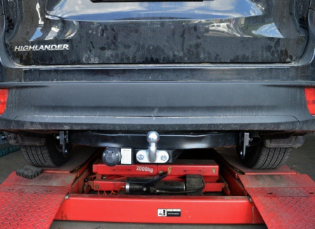 Фаркоп T.057 на Toyota Highlander 2014-, шар F, Imiola от магазина ФаркопРос