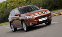 Фаркоп BERG для Mitsubishi Outlander 2012-. Тип шара: E. Нагрузки: 1800/75 кг. Вес: 23 кг. Небольшой вырез в бампере. Артикул - (F.4013.002) от магазина ФаркопРос