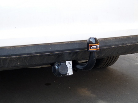 Фаркоп VW 32 для VOLKSWAGEN Jetta 2011-, Автос, нагрузка 1500/75 кг. С подрезкой бампера от магазина ФаркопРос